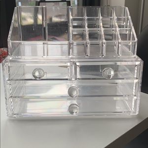 Make-Up and Jewelry Holdee Clear 2 - Piece Set.